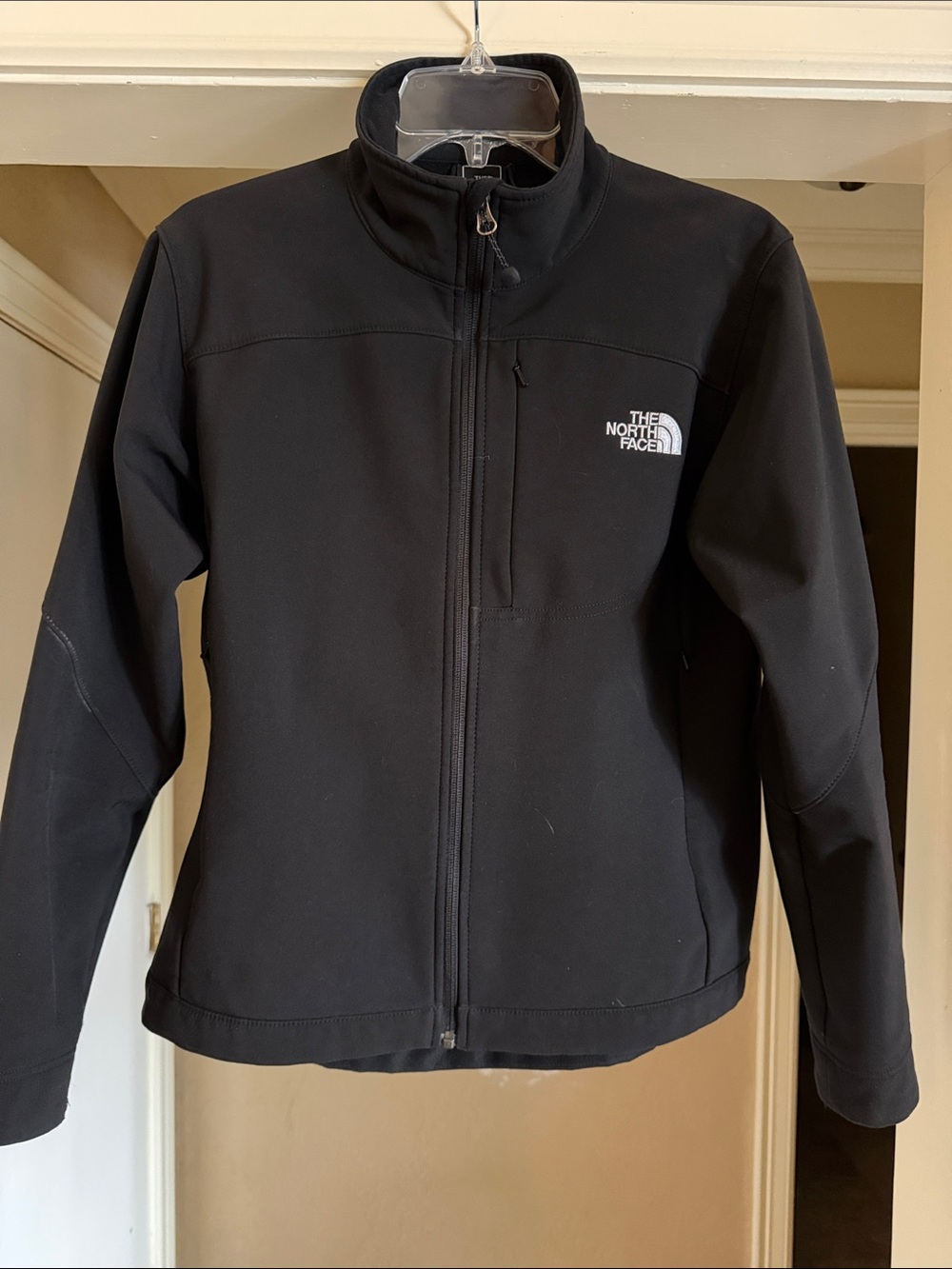 The North Face Black Men's Lightweight Softshell Jacket